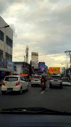 sepanjang jalan