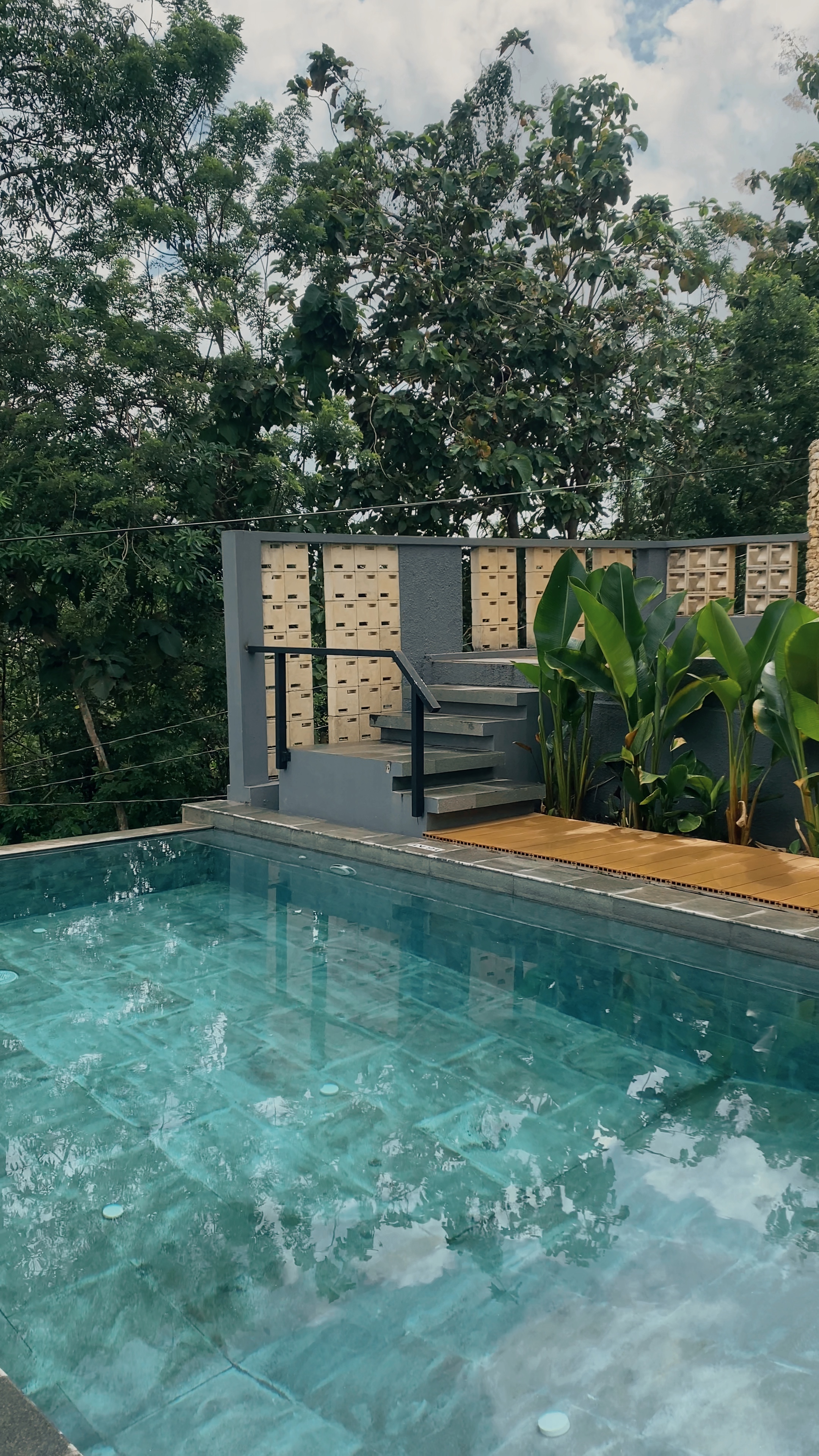 Cinematic hotel/vila