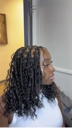 Medium Knotless Bob