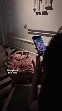 không là em thì ai