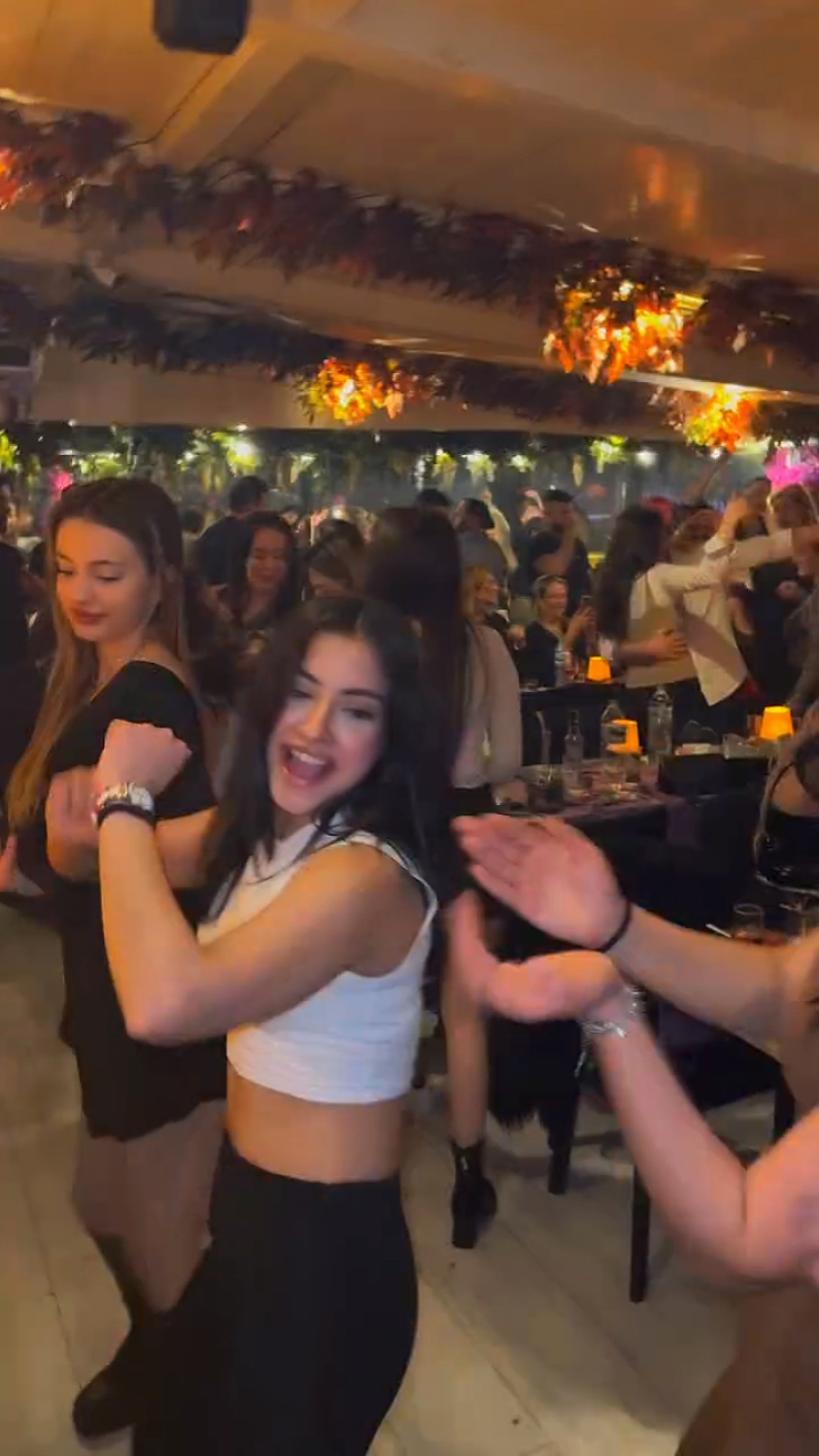 MOMENT DANCES