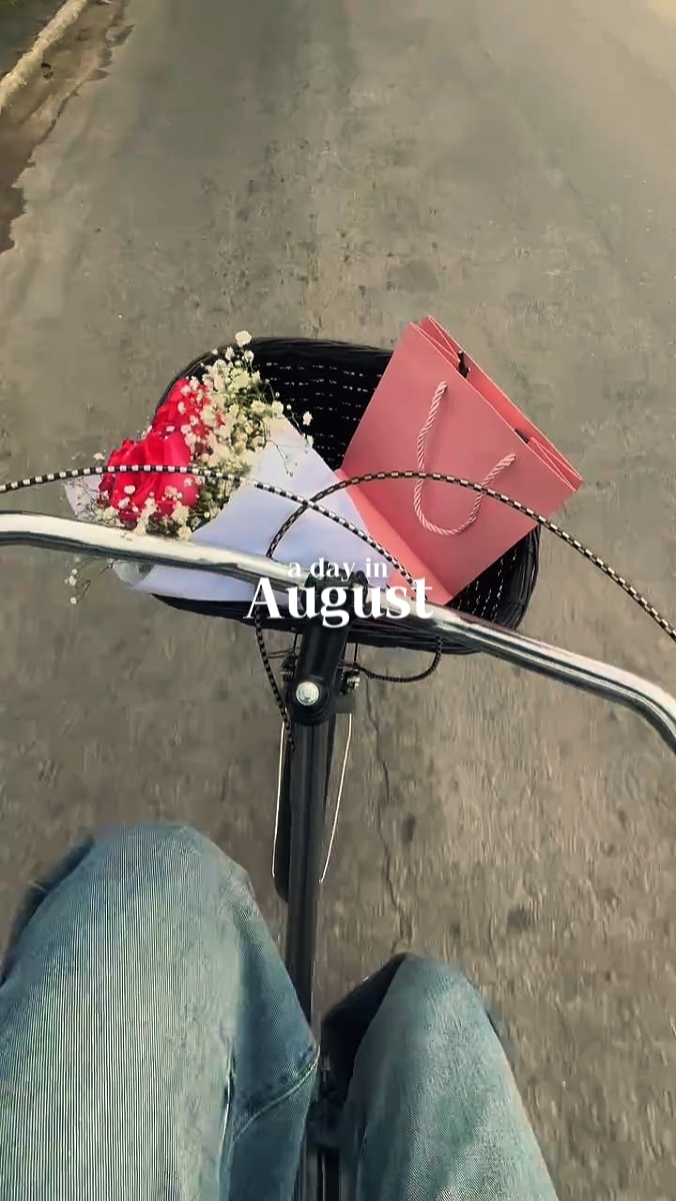 a day in august  ss