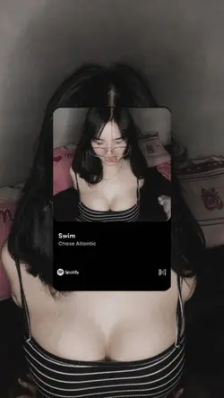 1 picture