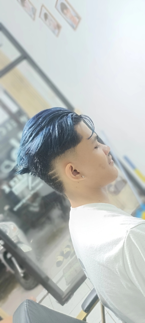 NEW STYLE HAIRCUT
