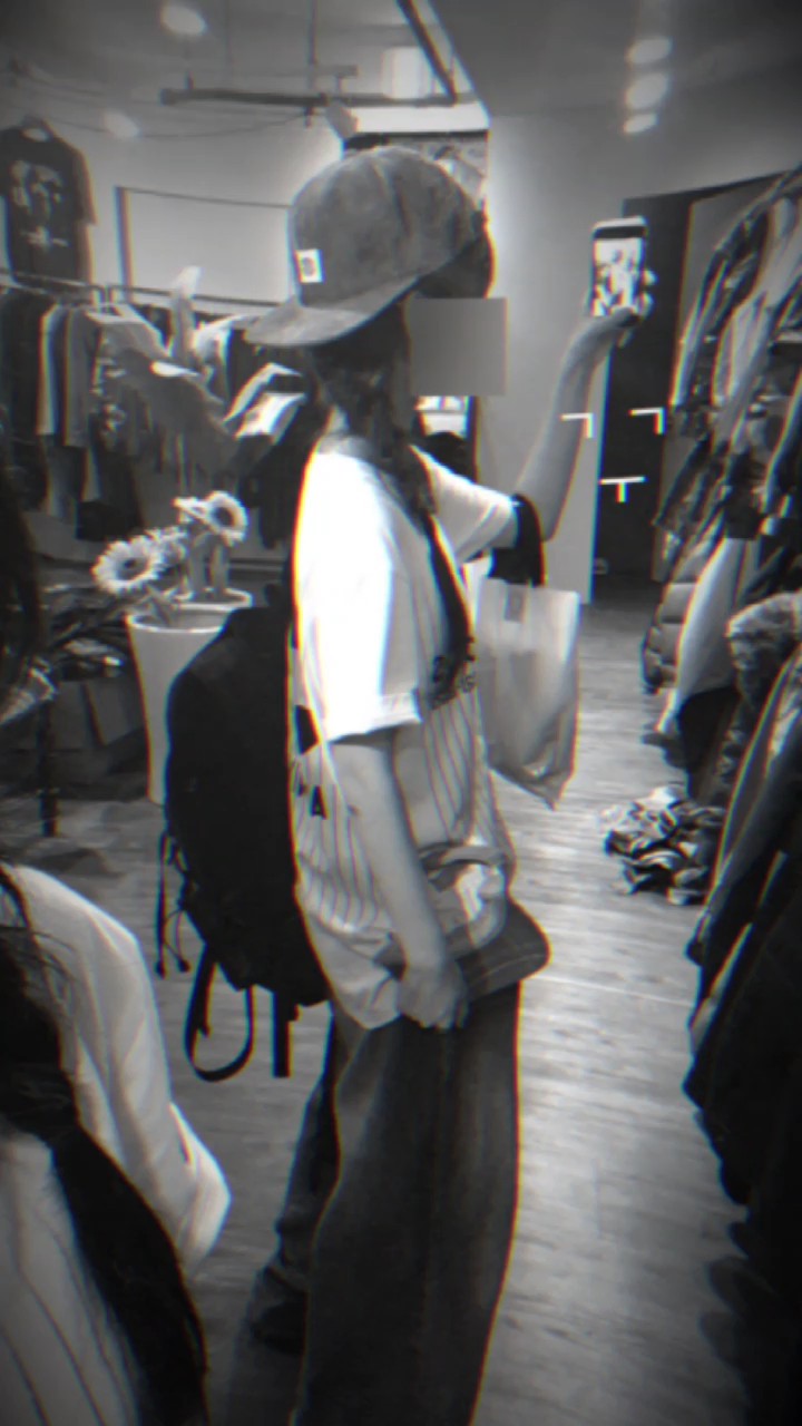 2 pics