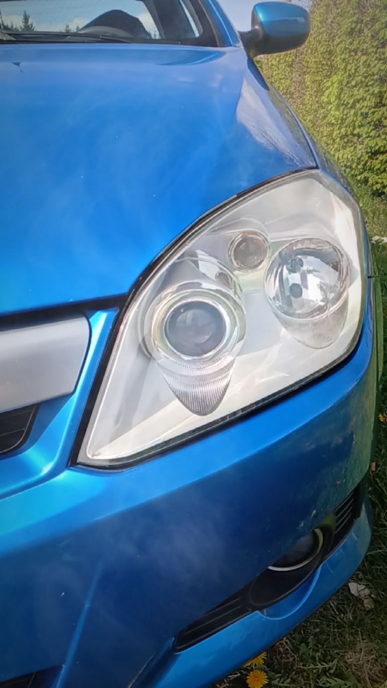 Car 2 Clips