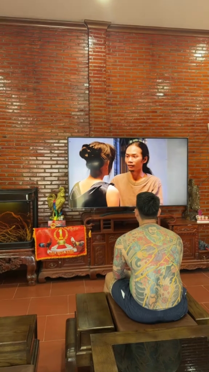 1 video + chữ 