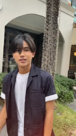 ยืนหนึ่งละแม่นเขา
