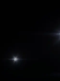 Dalla penombra alla luce: selfie urbano in rapido movimento