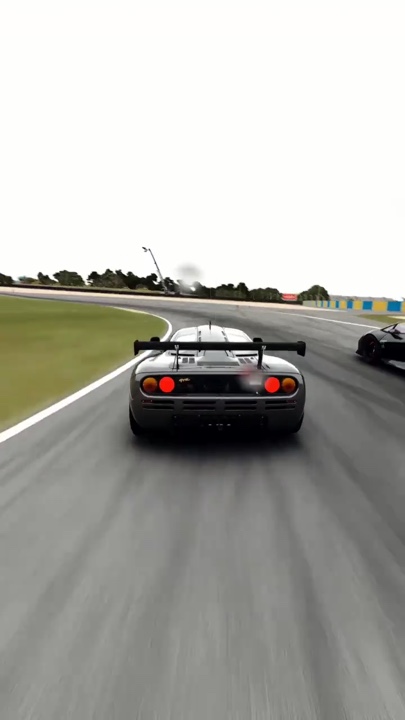 Racing car