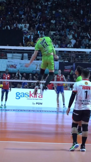 slowmo volley 