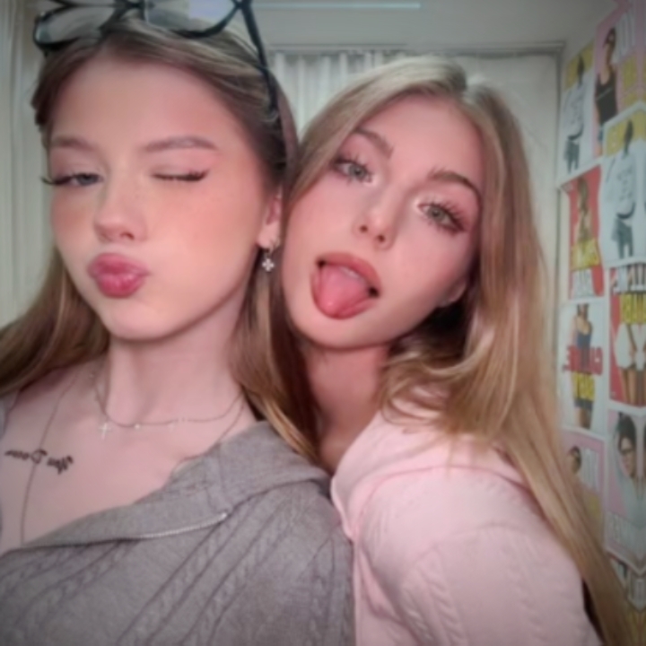 Dos mujeres hermosas 