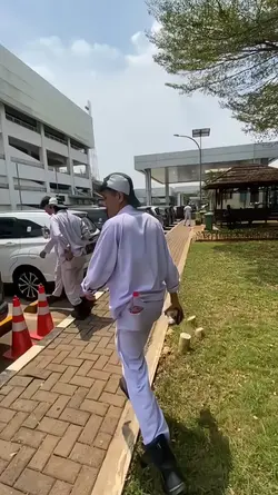 melodi berondong tua