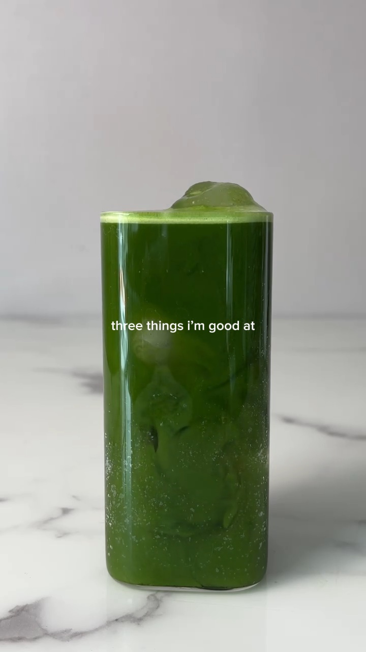 Bebiendo matcha