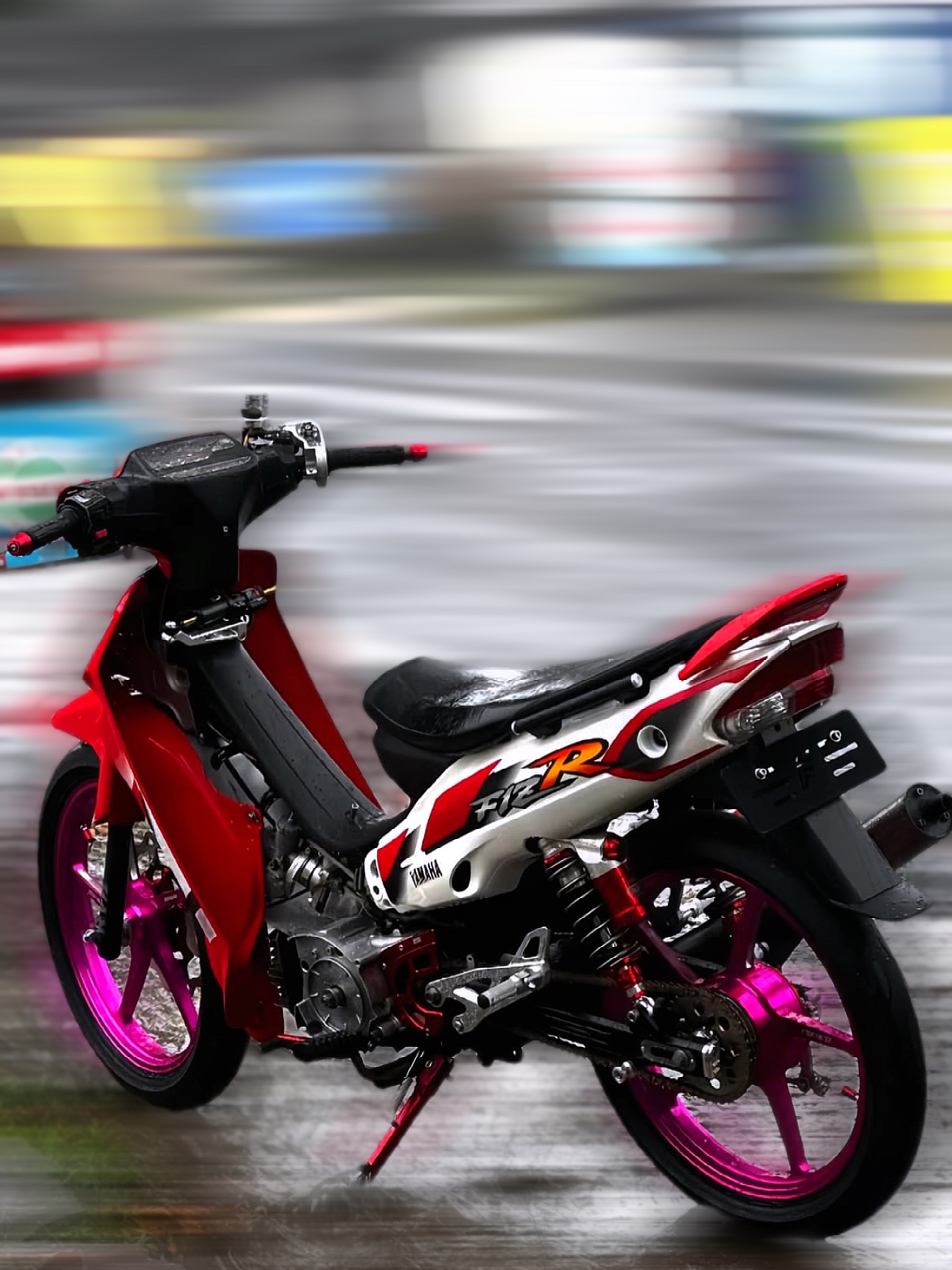EFEK BLUR BELAKANG