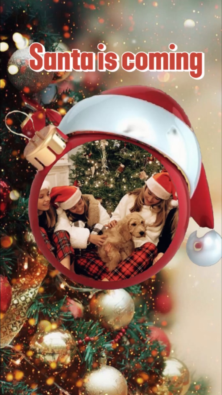 Santa Is Coming 