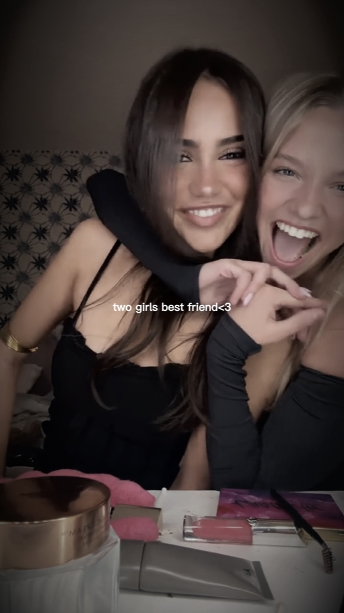 two girls bestfriend
