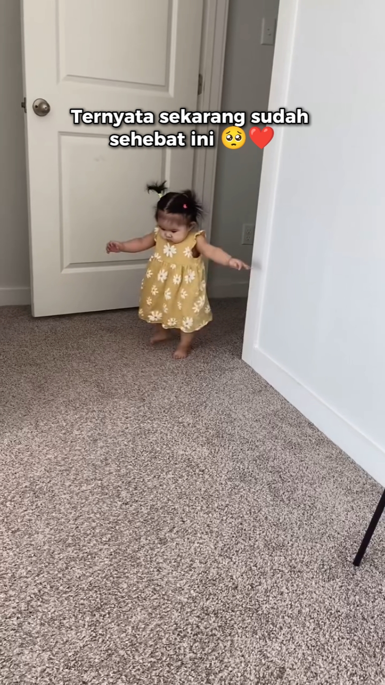 bayi baru bisa jalan