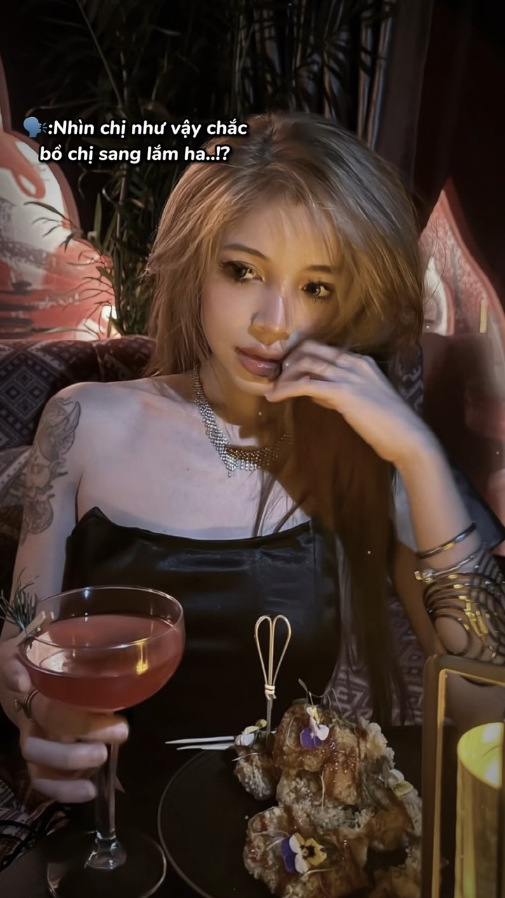 Nhìn chị vầy chắc bồ