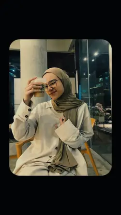 Frame latar hitam