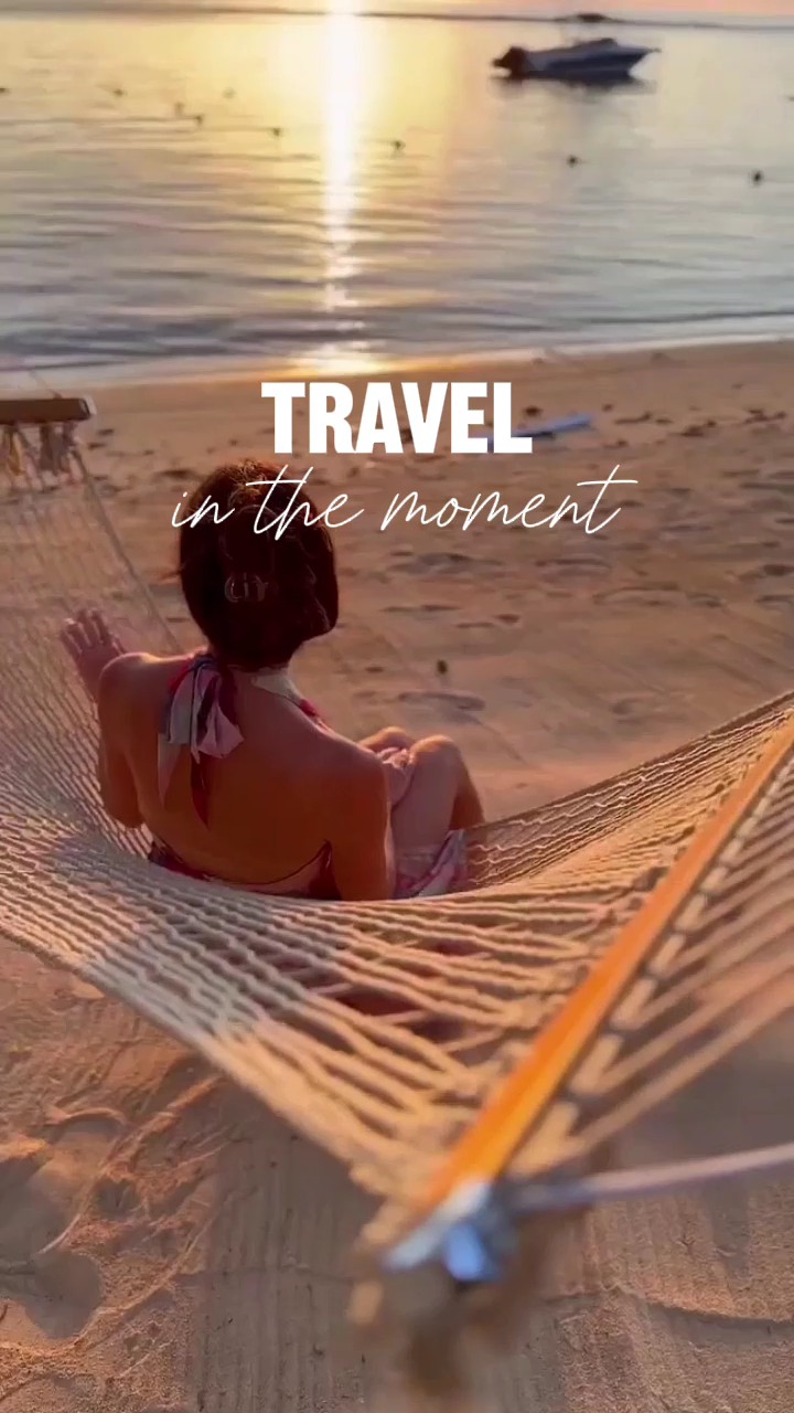 TRAVEL IN MOMENT 