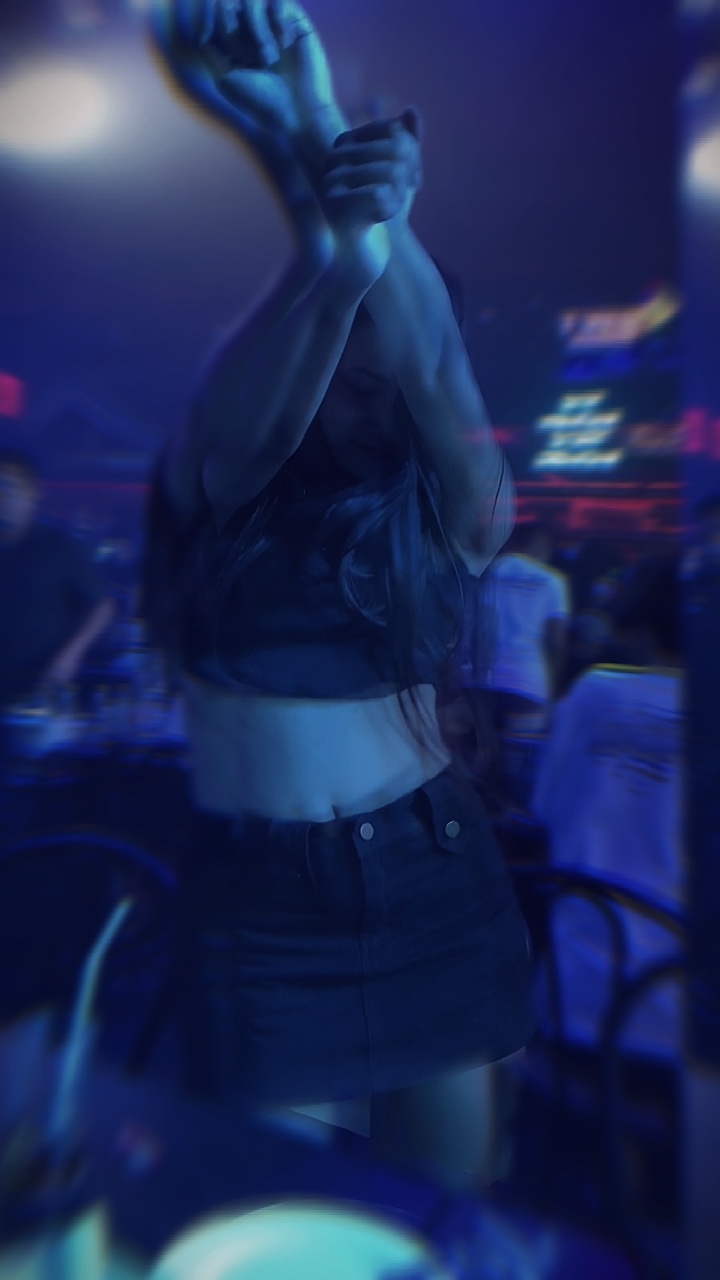 1 video 