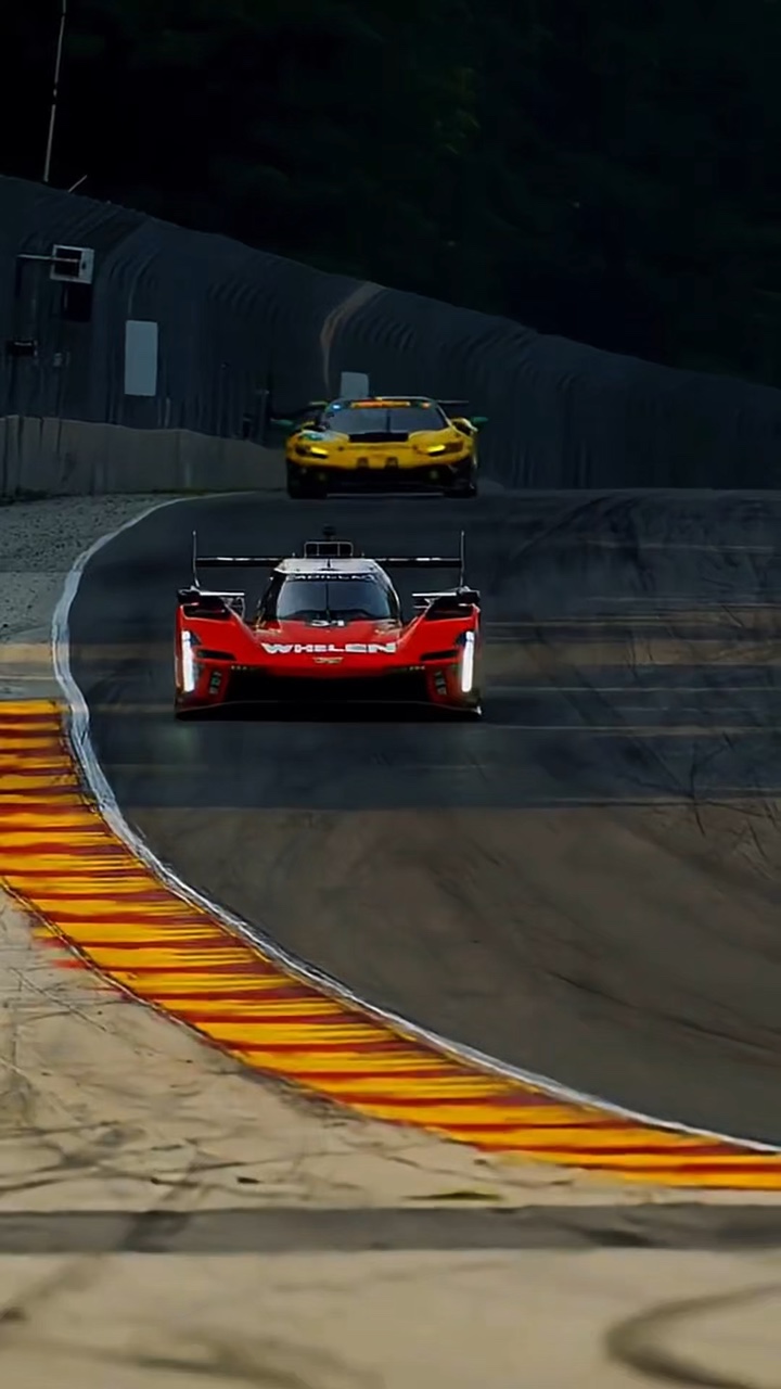 Racing car