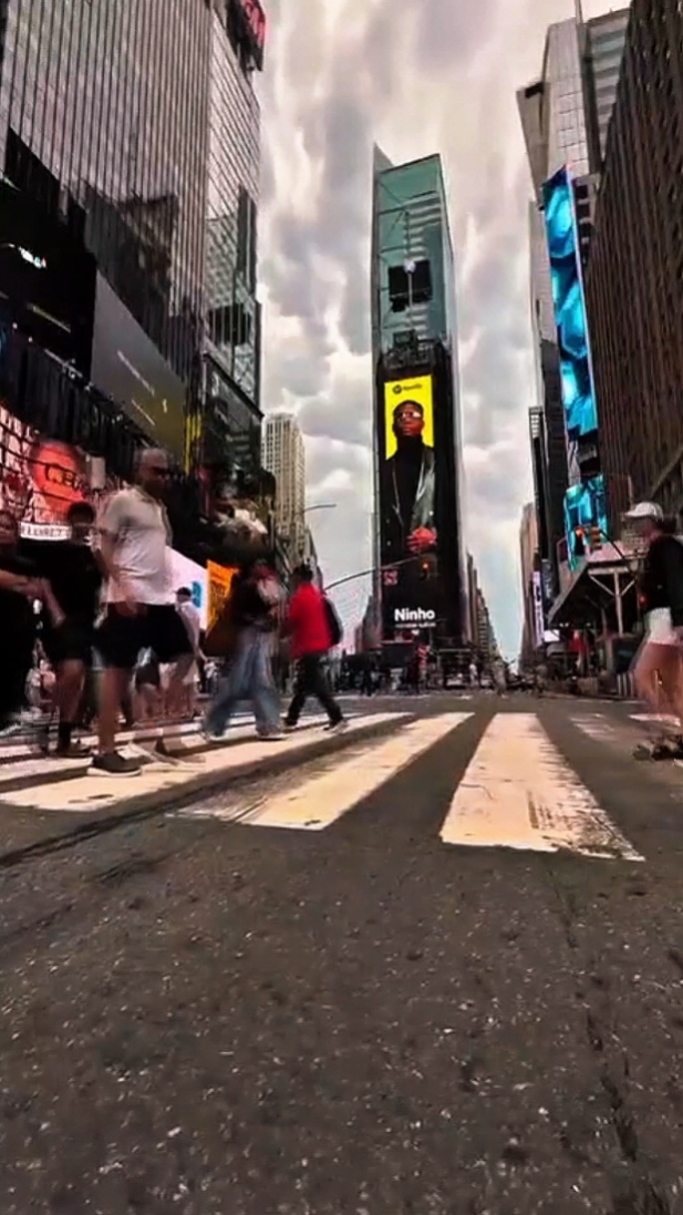 City vlog mood