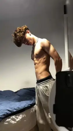 beau mec