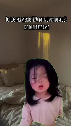 niña despertando 