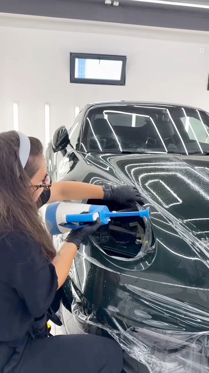 tinting car