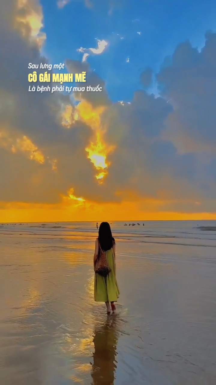 Sau lưng một cô gái