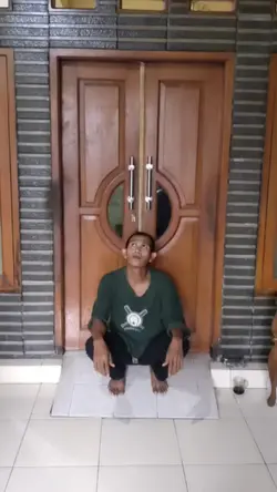 kesal suara pintu