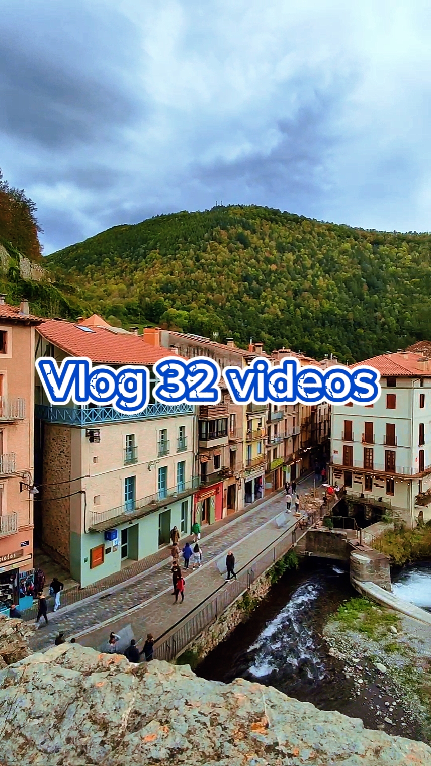32 videos 