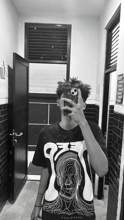 trend hitam putih