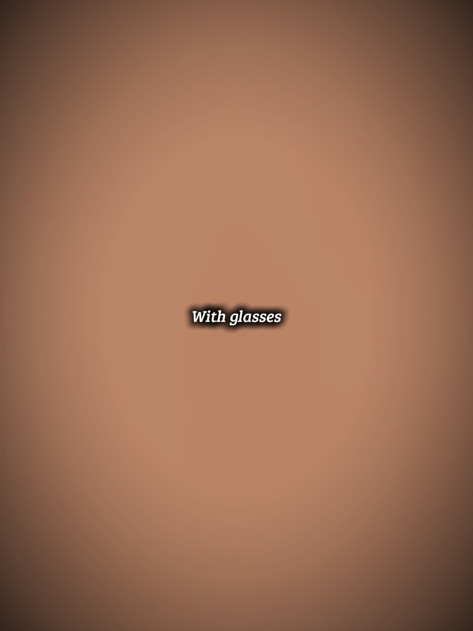 avec des lunettes
