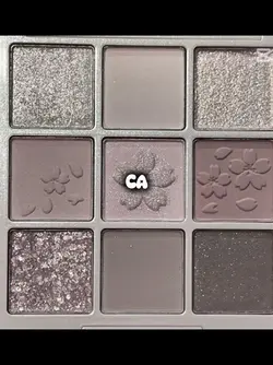 Eyeshadow palletes