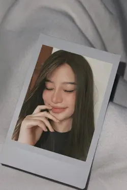 POLAROID