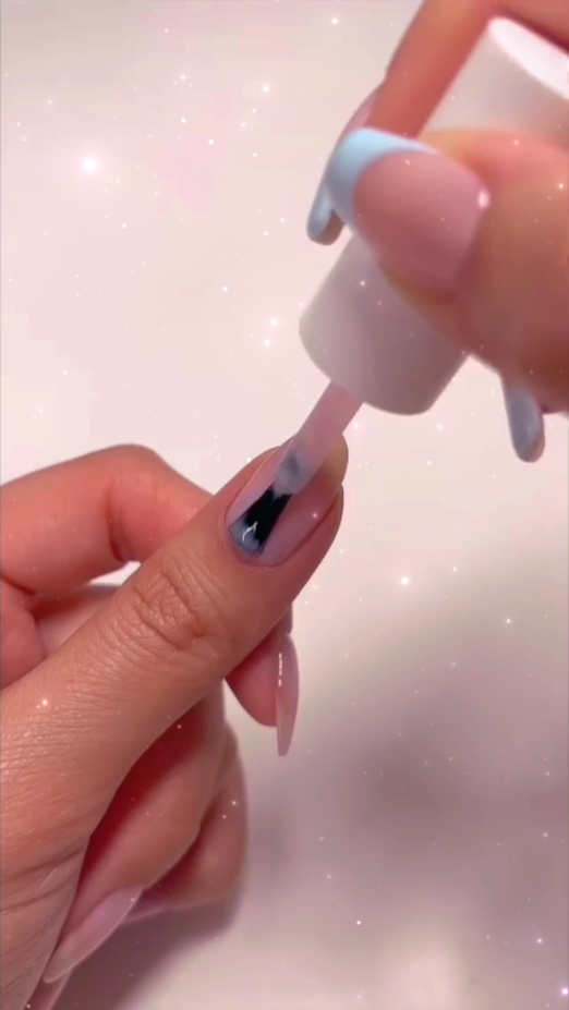 Arte de uñas Cereza 
