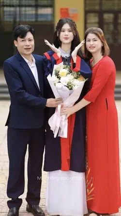 2 ảnh tốt nghiệp