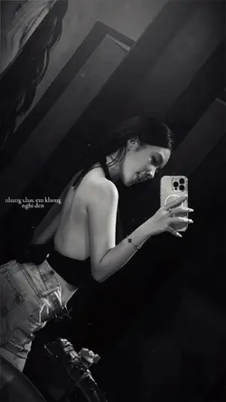 1 ảnh màu + lyrics