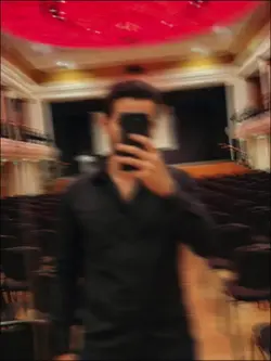 Mirror-Slide Selfie Loop