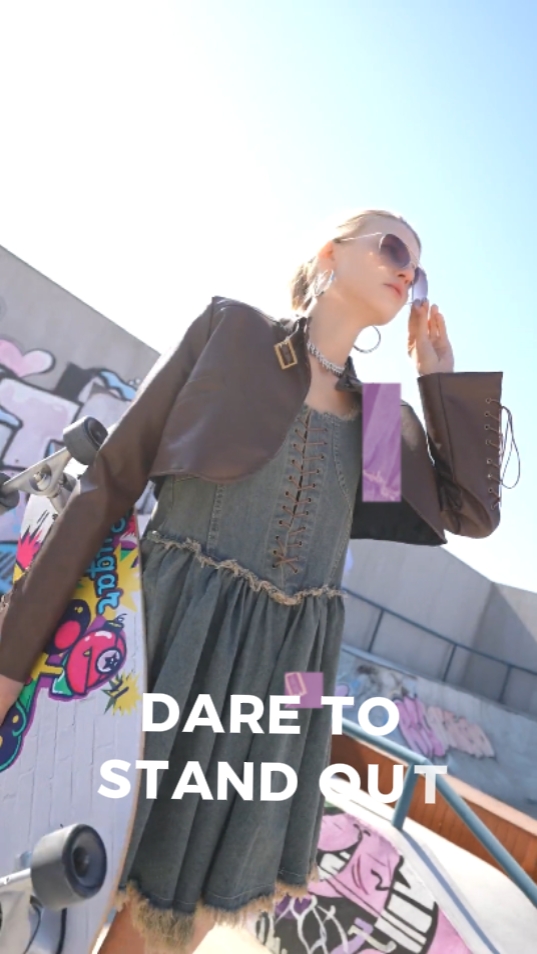 Strong Visual Effect Clothing Acessories Display Trendy Style