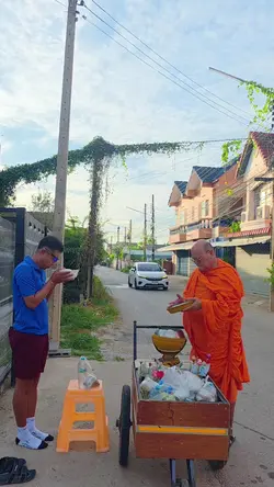 ทำบุญวัดพิษณุโลก