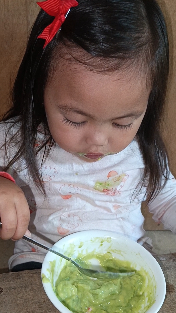 Bebé Comiendo