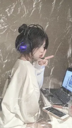 CrystalNova405