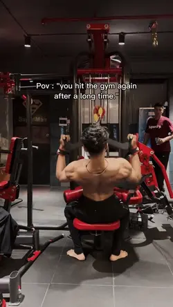 MUSCLE MOMENT.