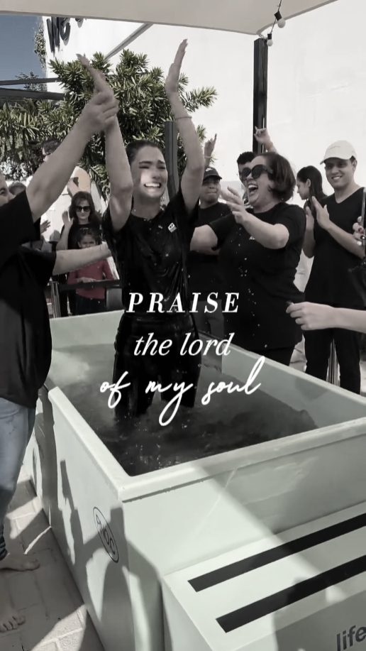 Praise the lord 