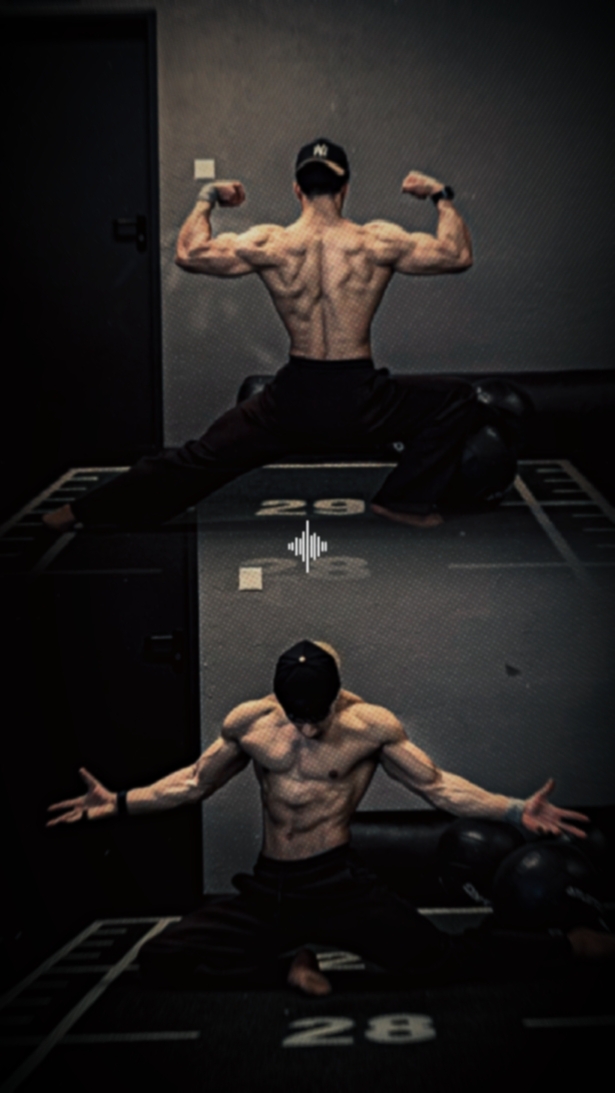gym pose 2 pict