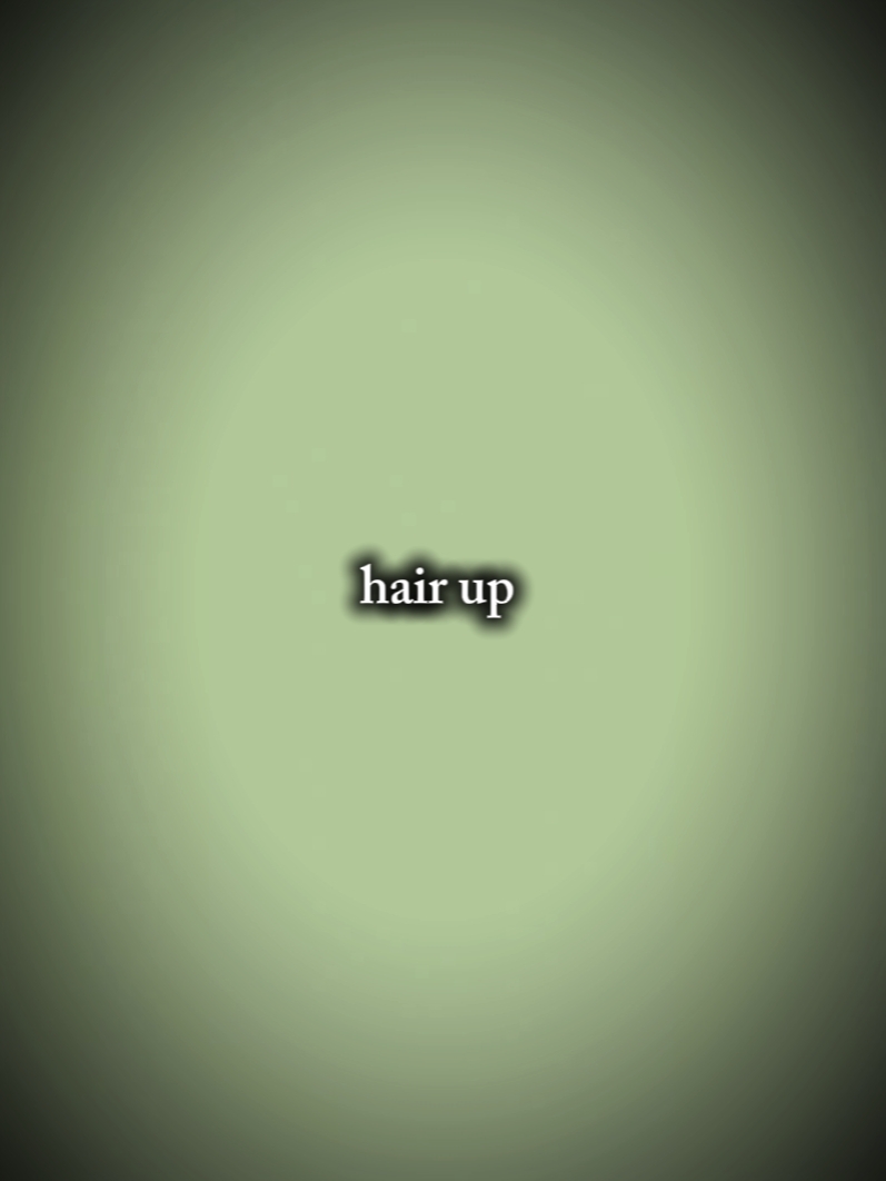 cheveux relevés
